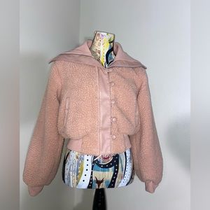 Blush pink Sherpa/faux leather jacket. 
Size: womens small. Good condition.